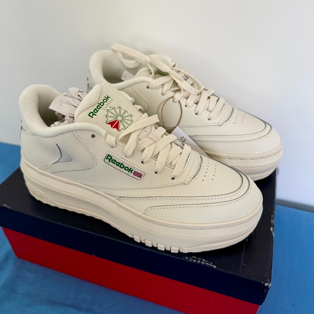 Reebok Club C Extra NIB NWT 9.5 chalk